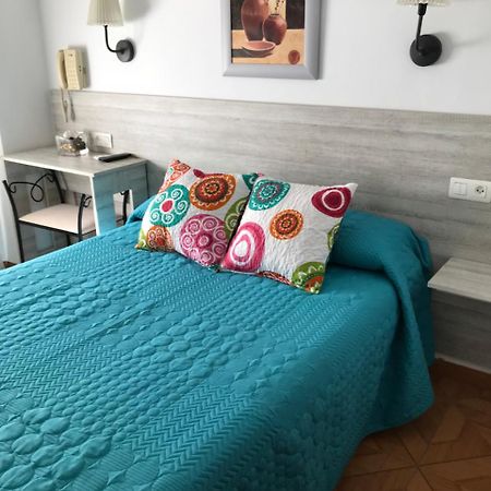 Hostal Argentina Caces Εξωτερικό φωτογραφία