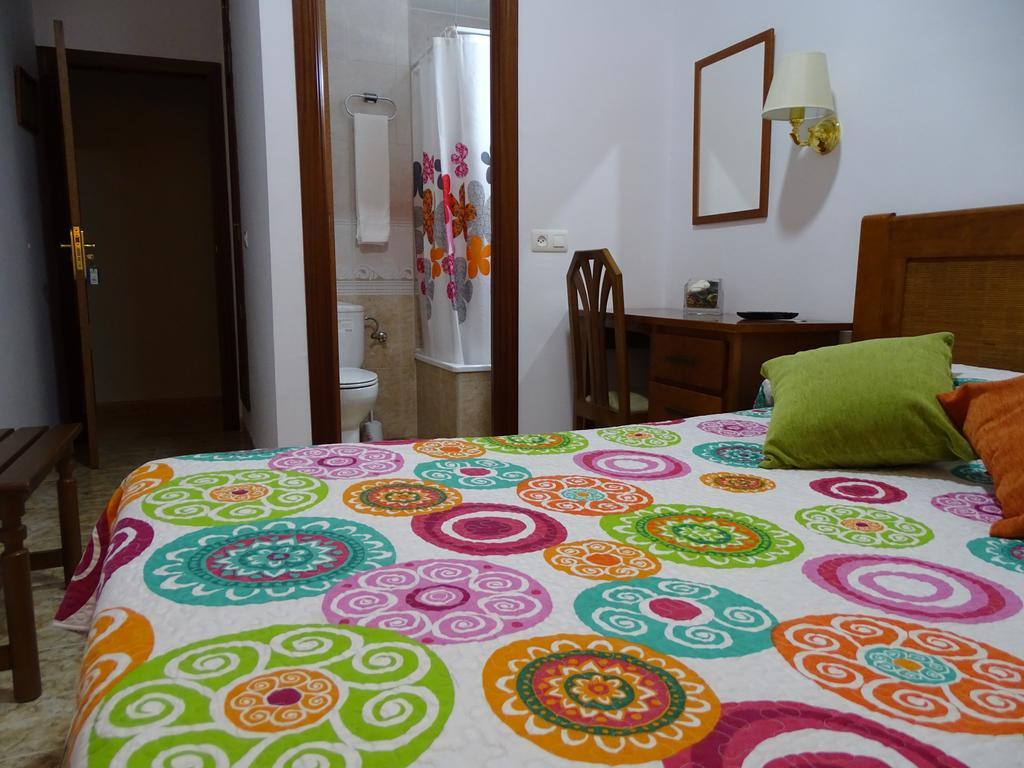 Hostal Argentina Caces Εξωτερικό φωτογραφία