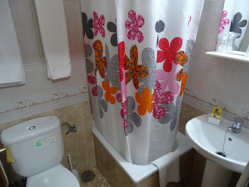 Hostal Argentina Caces Εξωτερικό φωτογραφία