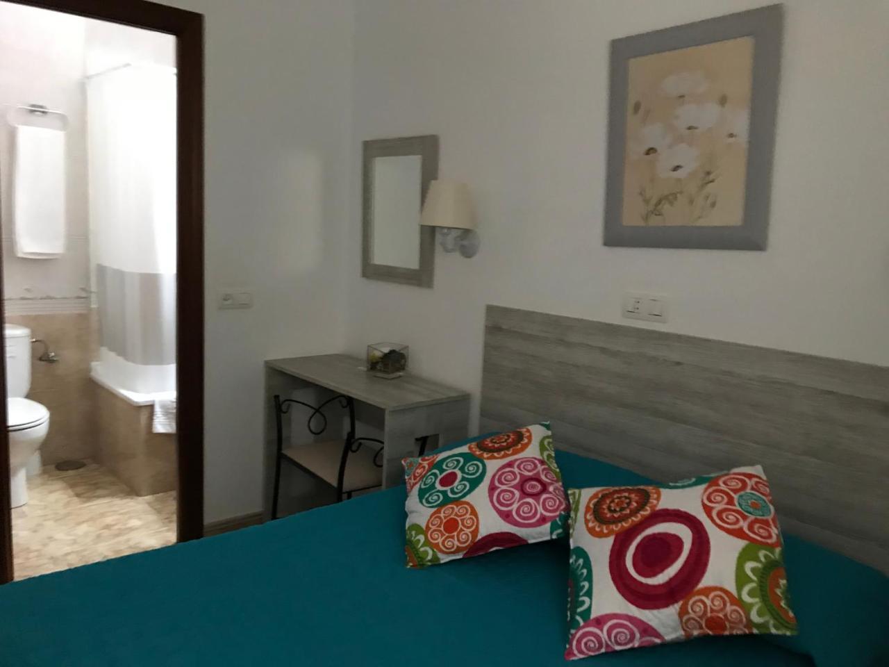 Hostal Argentina Caces Εξωτερικό φωτογραφία