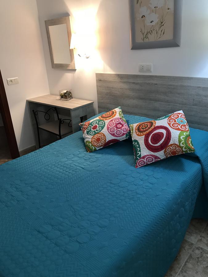 Hostal Argentina Caces Εξωτερικό φωτογραφία