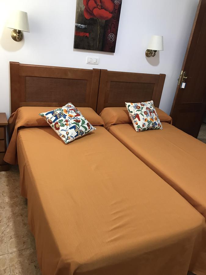 Hostal Argentina Caces Εξωτερικό φωτογραφία