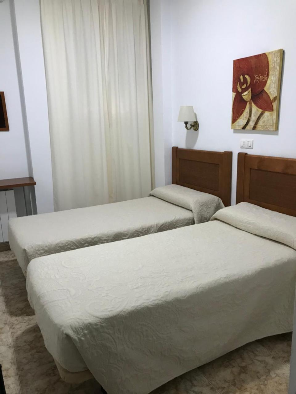 Hostal Argentina Caces Εξωτερικό φωτογραφία