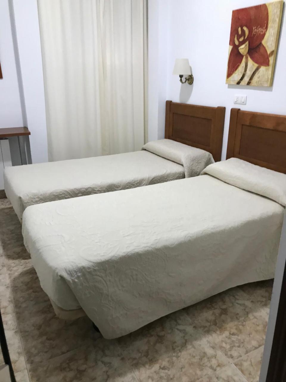 Hostal Argentina Caces Εξωτερικό φωτογραφία