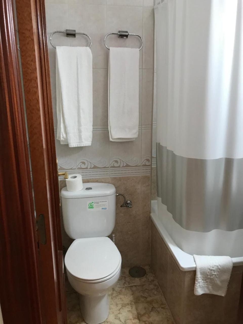 Hostal Argentina Caces Εξωτερικό φωτογραφία