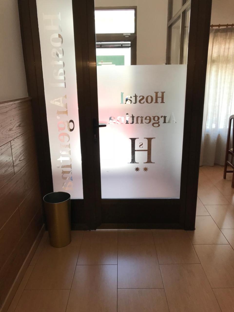 Hostal Argentina Caces Εξωτερικό φωτογραφία